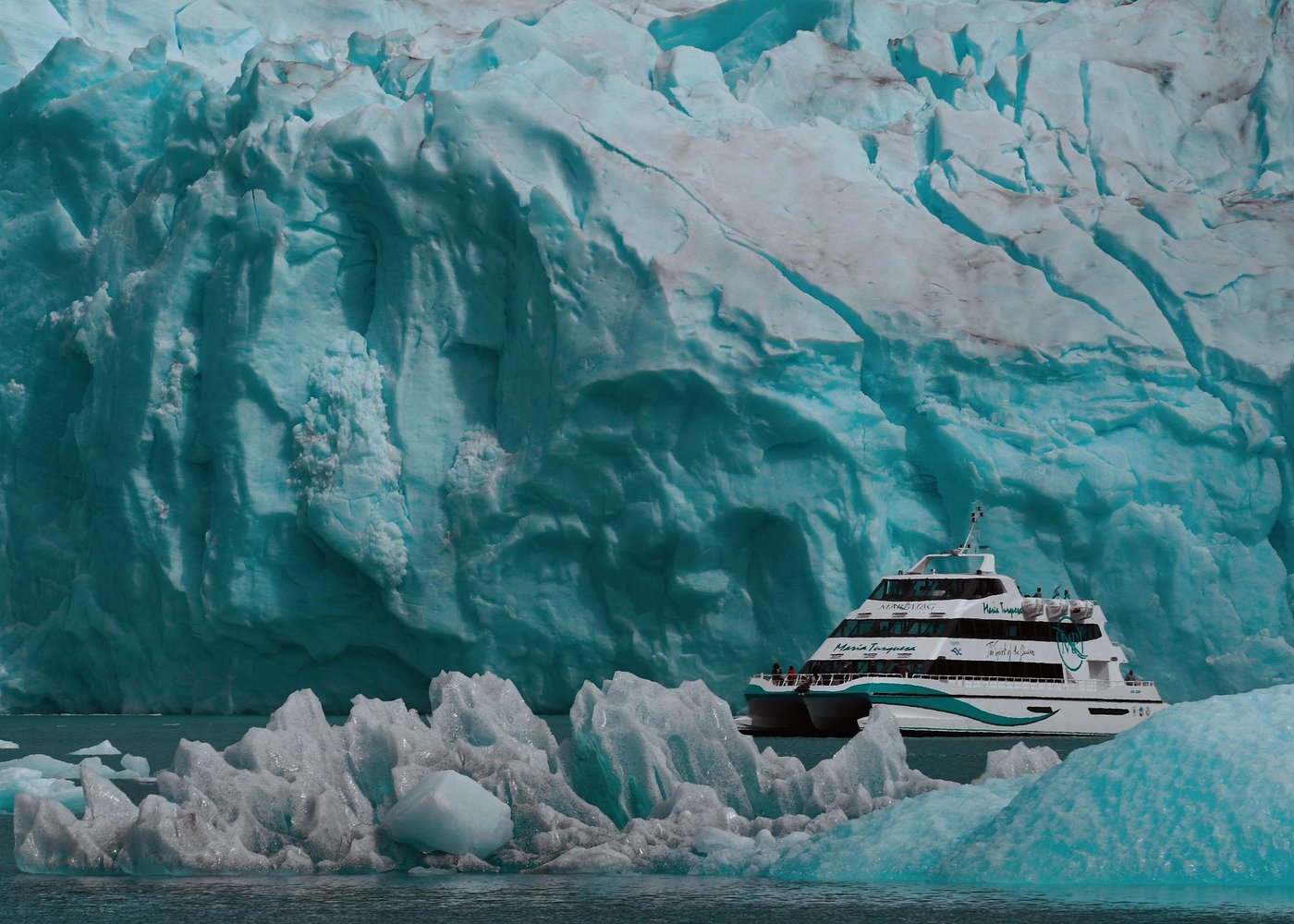 Glaciares Gourmet Navigation: Spegazzini, Upsala & Perito Moreno